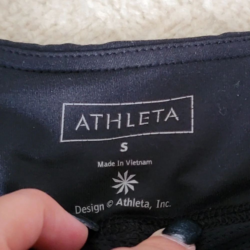 Athleta Second Wind Pleated Running Skort Black Pink Accent size S